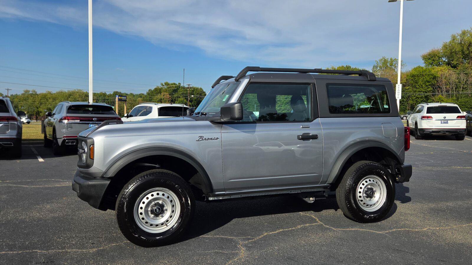 Used 2023 Ford Bronco 2-Door AWD/4WD image 4