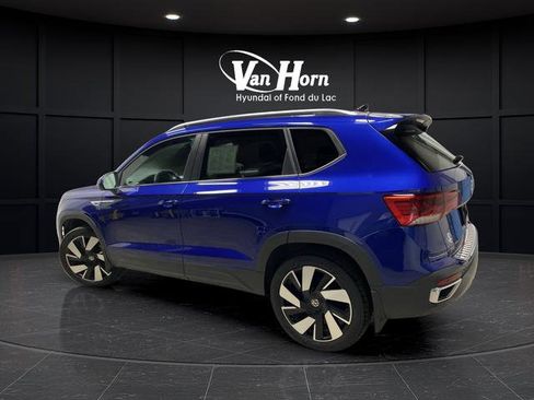 Used 2024 Volkswagen Taos SEL image 3