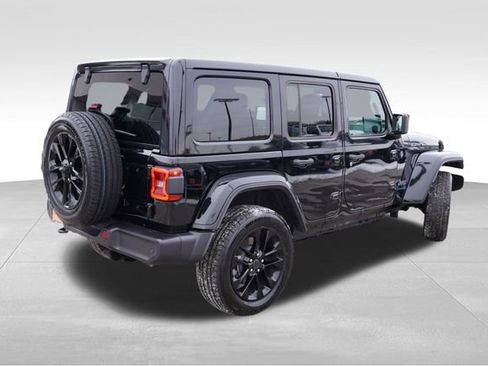 Certified 2025 Jeep Wrangler Unlimited Sahara w/ Safety Group image 5