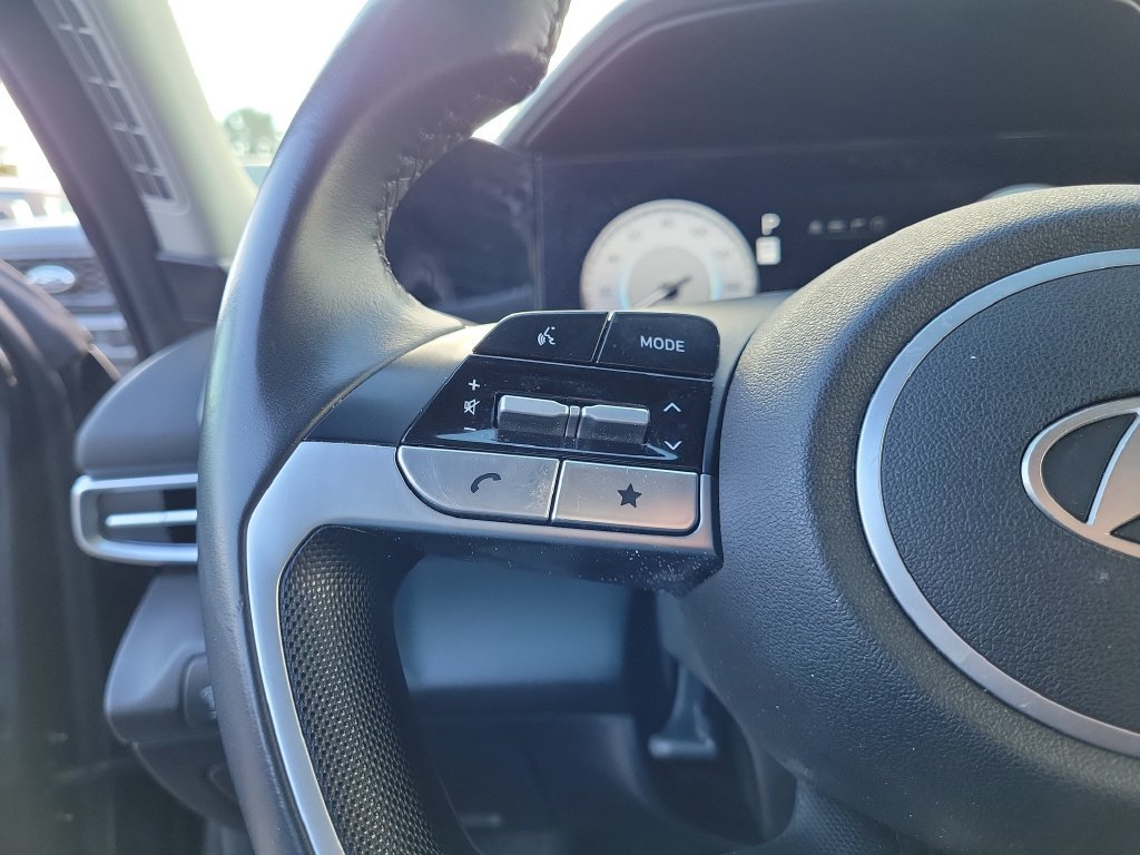 Used 2025 Hyundai Elantra SEL FWD image 26