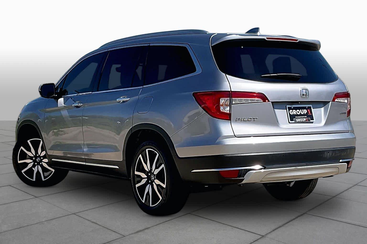 Used 2019 Honda Pilot Touring image 12
