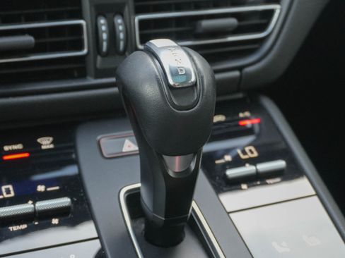Used 2022 Porsche Macan S AWD/4WD image 26
