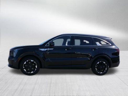 Certified 2024 Kia Sorento S image 6