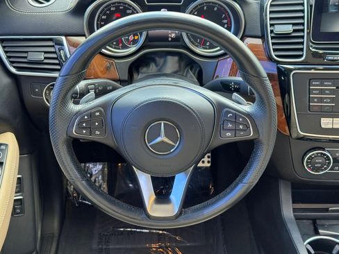 Used 2018 Mercedes-Benz GLS 450 4MATIC w/ Premium Package image 24