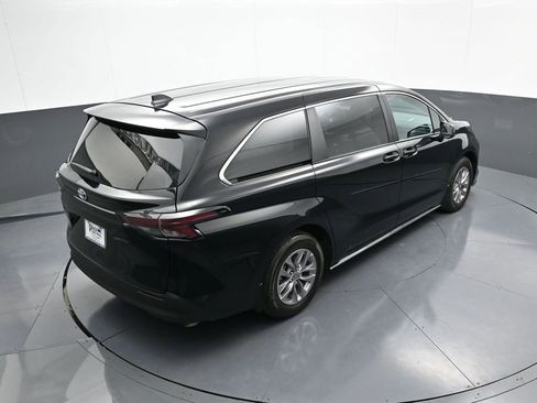 Used 2024 Toyota Sienna LE w/ Protection Package (TMS) AWD/4WD image 34
