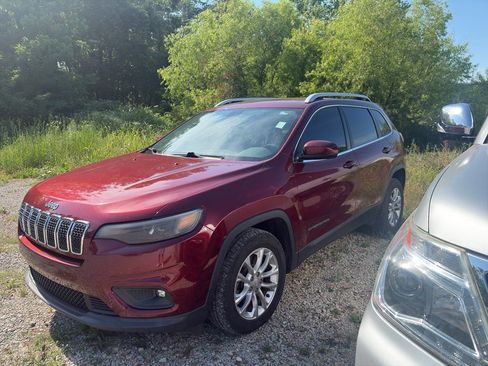 Used 2019 Jeep Cherokee Latitude w/ Popular Appearance Group FWD image 1