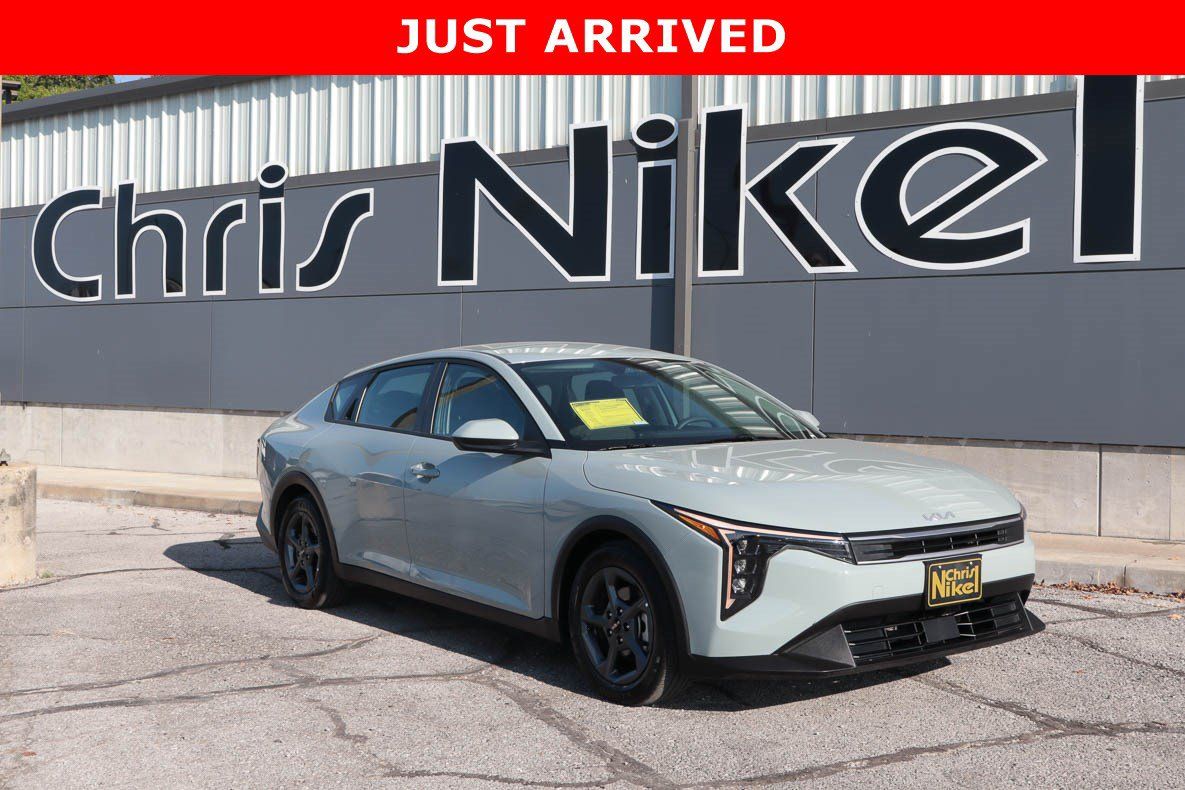Used 2026 Kia K4 FWD image 1