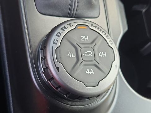 Used 2023 Ford Bronco Outer Banks w/ Sasquatch Package AWD/4WD image 24