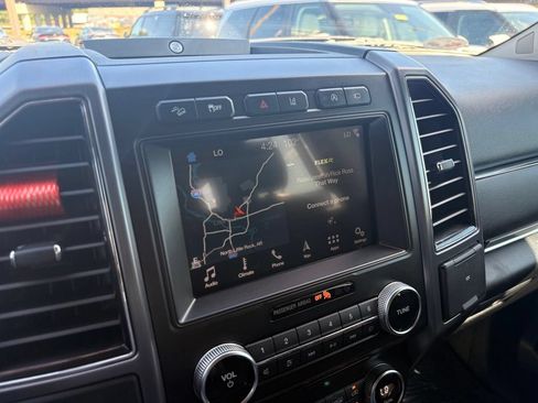 Used 2018 Ford Expedition Platinum AWD/4WD image 16