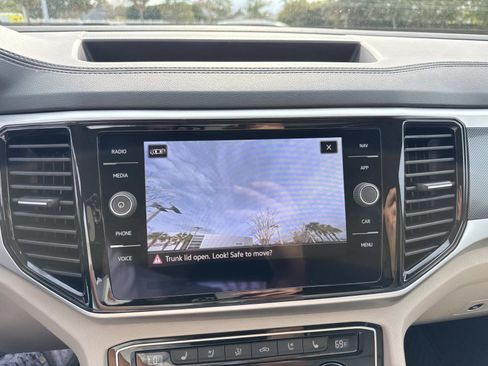 Used 2023 Volkswagen Atlas SEL Premium image 28