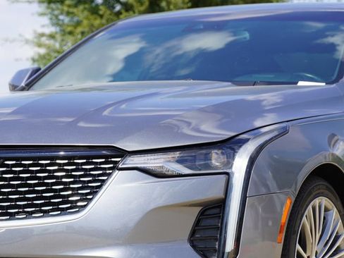Used 2020 Cadillac CT4 Premium Luxury RWD image 4