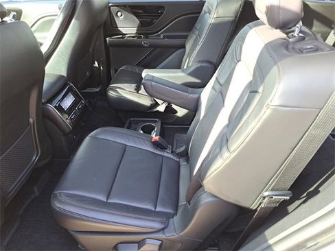 Used 2023 Lincoln Aviator Reserve w/ Equipment Group 201A image 25