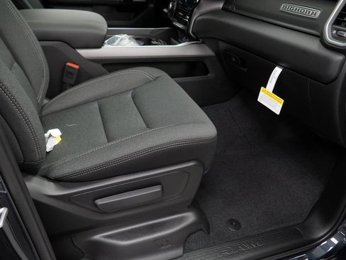 New 2026 RAM 1500 4x4 Crew Cab image 34