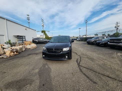 Used 2017 Dodge Grand Caravan GT FWD image 4
