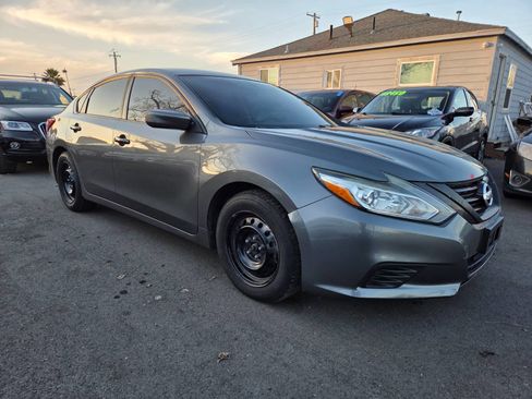 Used 2018 Nissan Altima 2.5 S w/ S Convenience Package image 4