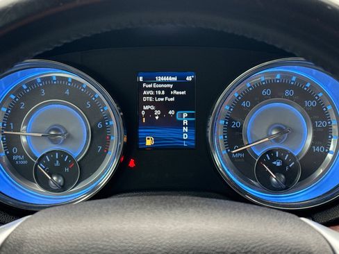 Used 2014 Chrysler 300 image 18