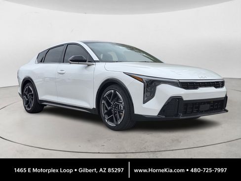 New 2025 Kia K4 GT-Line image 1