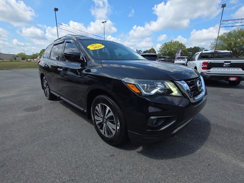 Used 2018 Nissan Pathfinder SV FWD image 5