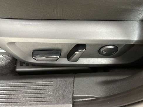 Used 2023 Nissan Rogue SV image 22