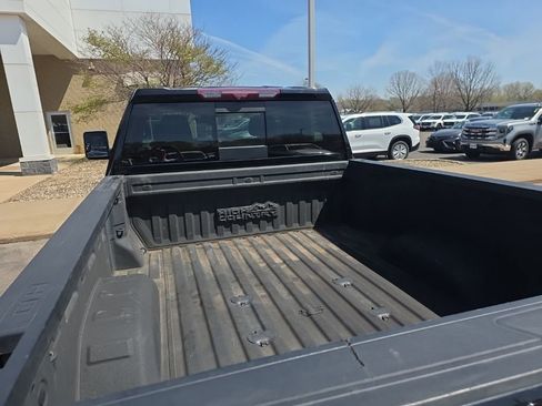 Used 2021 Chevrolet Silverado 2500 High Country w/ Z71 Off-Road Package image 10