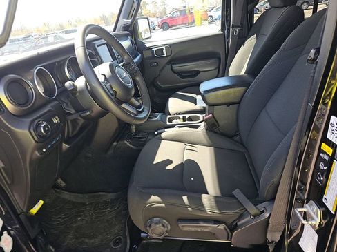 Used 2023 Jeep Wrangler Unlimited AWD/4WD image 5