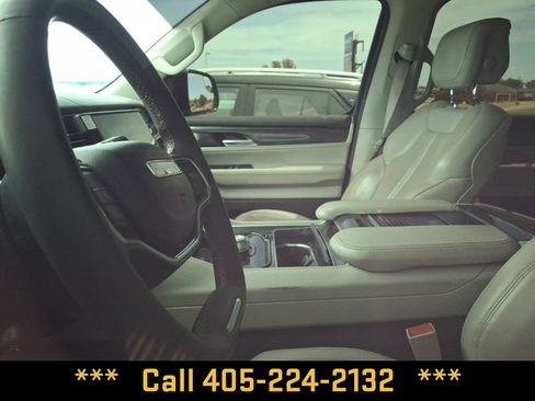Used 2022 Jeep Wagoneer Series I AWD/4WD image 20