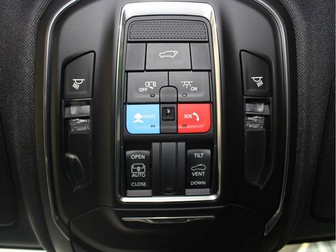 New 2025 Jeep Grand Cherokee Laredo X w/ Luxury Tech Group I image 22