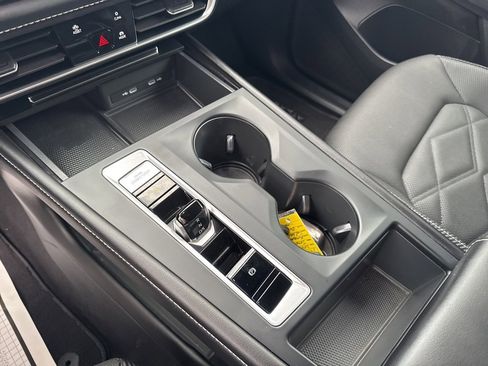 Used 2024 Volkswagen Atlas Cross Sport SE image 29