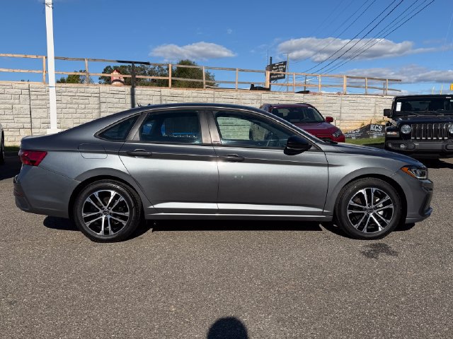 Used 2025 Volkswagen Jetta Sport FWD image 6