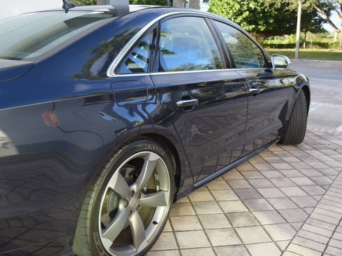 Used 2015 Audi S8 image 24