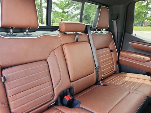 Certified 2026 GMC Sierra 1500 Denali Ultimate AWD/4WD image 12