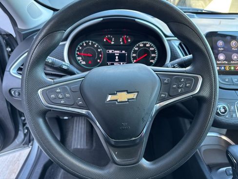 Used 2024 Chevrolet Malibu LT image 2