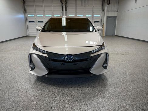 Used 2021 Toyota Prius Prime Limited image 7