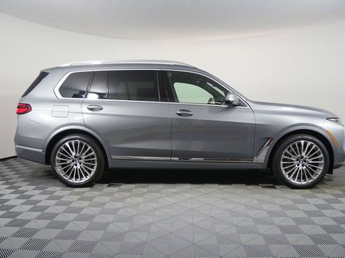 New 2026 BMW X7 xDrive40i image 2