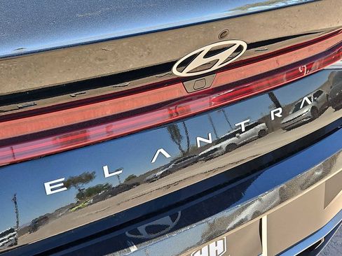 Certified 2025 Hyundai Elantra SEL FWD image 12