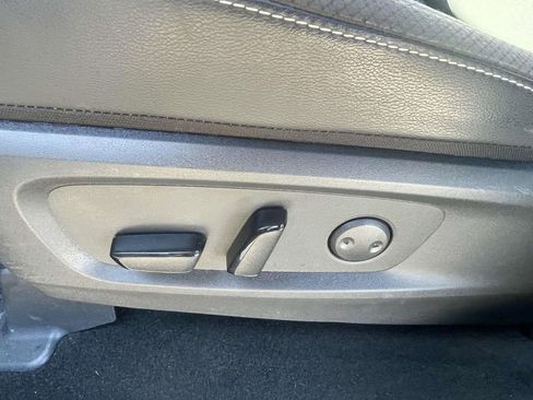 Used 2024 Nissan Pathfinder SL w/ SL Premium Package image 16