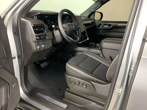 Used 2025 GMC Yukon Elevation w/ LPO, Floor Liner Package AWD/4WD image 32