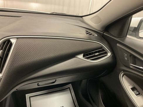 Used 2024 Chevrolet Malibu LT image 25