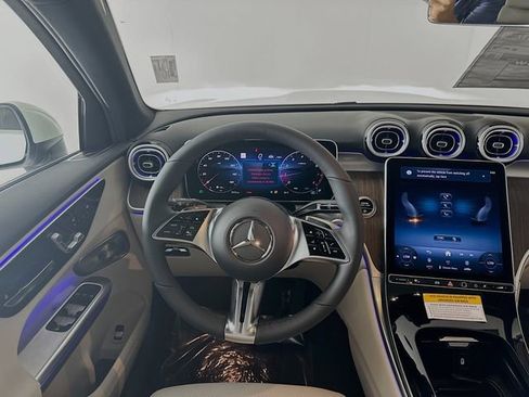 Used 2026 Mercedes-Benz GLC 300 image 23