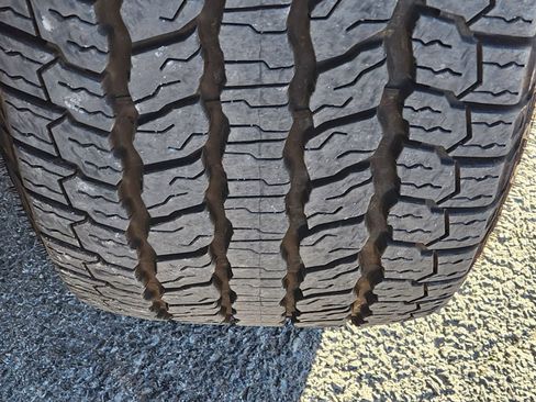 New 2025 GMC Hummer EV 2X image 12