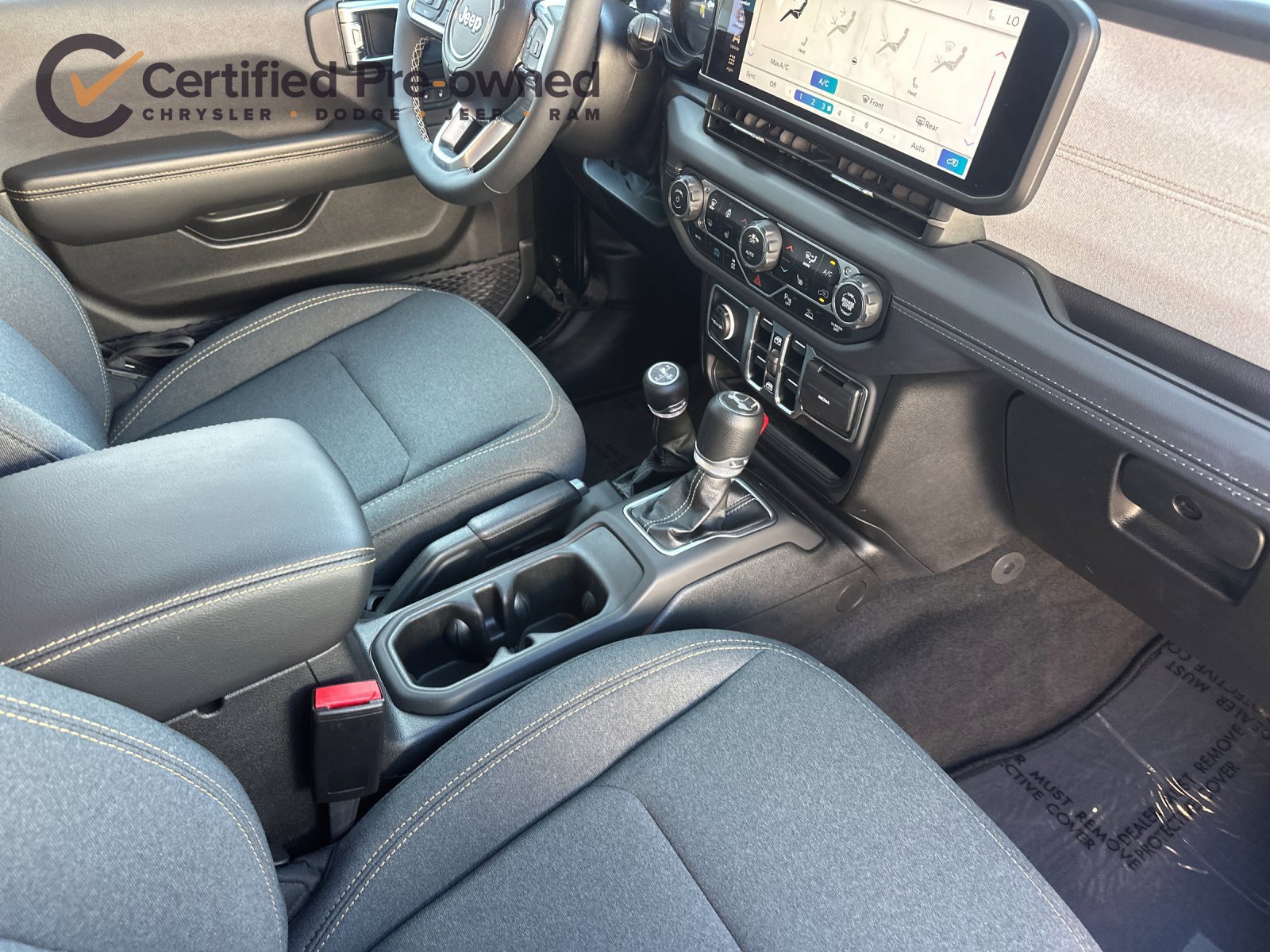 Used 2025 Jeep Wrangler Unlimited Sahara w/ Safety Group AWD/4WD image 17