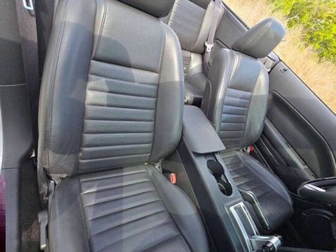 Used 2006 Ford Mustang GT Premium image 18