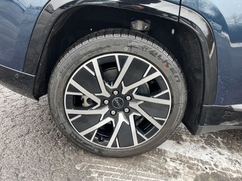 Used 2025 Jeep Wagoneer S Limited image 12