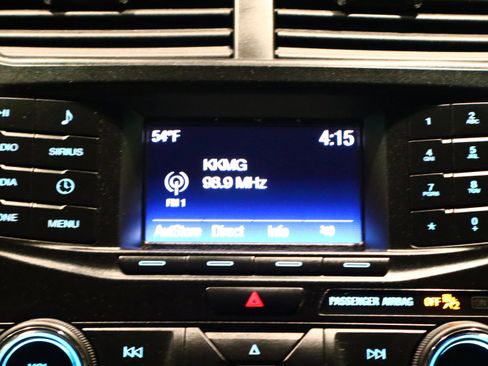 Used 2019 Ford Explorer XLT image 30