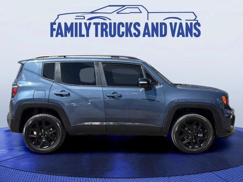 Used 2022 Jeep Renegade Altitude w/ Sun/Sound Group AWD/4WD image 7
