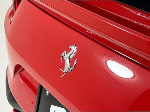 Used 2018 Ferrari 812 Superfast image 34