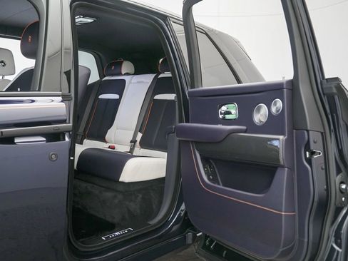 New 2026 Rolls-Royce Cullinan Black Badge image 36
