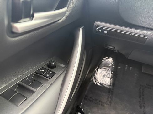 Certified 2025 Toyota Corolla SE image 21