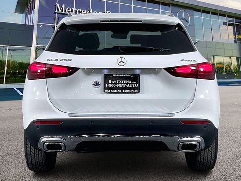 New 2026 Mercedes-Benz GLA 250 4MATIC image 4