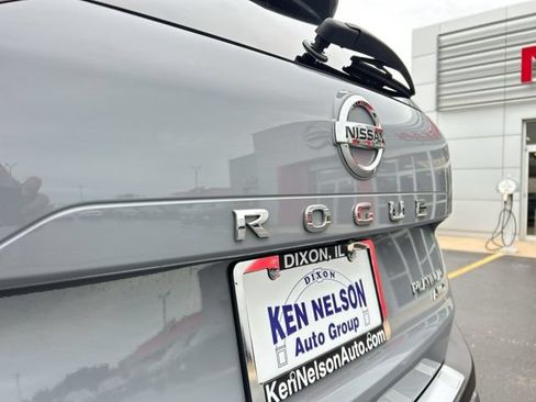 Used 2021 Nissan Rogue Platinum AWD/4WD image 6